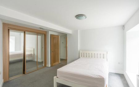 Ocean present this immaculately presented 2 bedroom, unfurnished apartment in the heart of Totterdown. - Photo 5