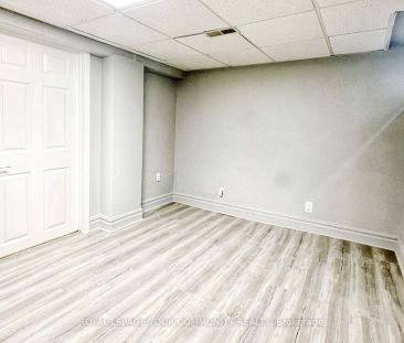 32 Castor Crescent #Lower , - Photo 2