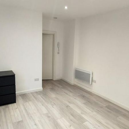 Studio to rent - Photo 4