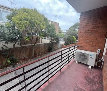 TWO BEDROOM APARTMENT IN PRIME LOCATION | FLARE REAL ESTATE - Photo 4