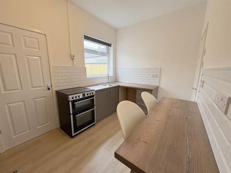 2 bedroom terraced house to rent - Photo 2