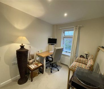 A beautifully presented unfurnished two bedroom terraced house on t... - Photo 4