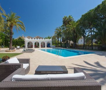 Luxury Villa for rent in Marbella Del Este, Spain - Photo 2