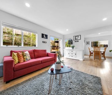 Your peaceful family retreat awaits, steps from Howick Domain - Photo 2