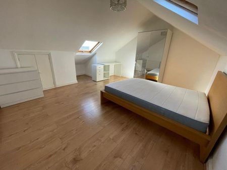 3 bedroom apartment to rent - Photo 3