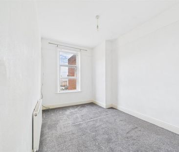 3 bedroom apartment to rent - Photo 3