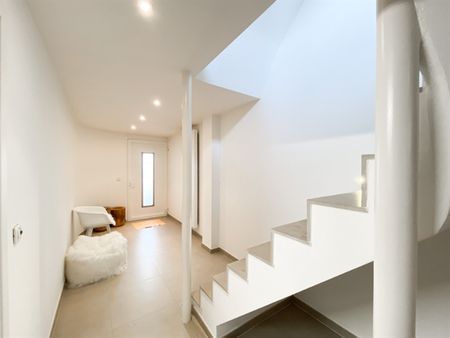 Recente bel-étagewoning te huur in het centrum van "het Oude Knokke" - Foto 2