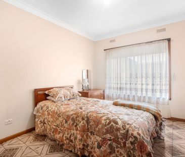 Spacious 4-Bedroom Home in Lalor - Photo 5