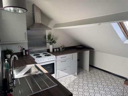 Albemarle Crescent, Scarborough, YO11 - Photo 2