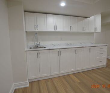 For Lease - 5709 Volpe Avenue, Mississauga, Ontario - Photo 6