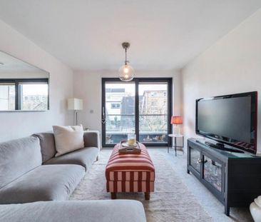 Room in a Shared Flat, Putney Hill, SW15 - Photo 1