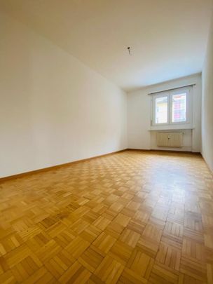 "Schöne, lichtdurchflutete 5-Zimmer-Wohnung an zentraler Lage!" - Photo 1