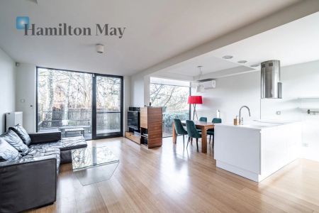 Komfortowy, nowocześnie urządzony dom z parkingiem i dużym tarasem położony na Woli Justowskiej - Zdjęcie 3