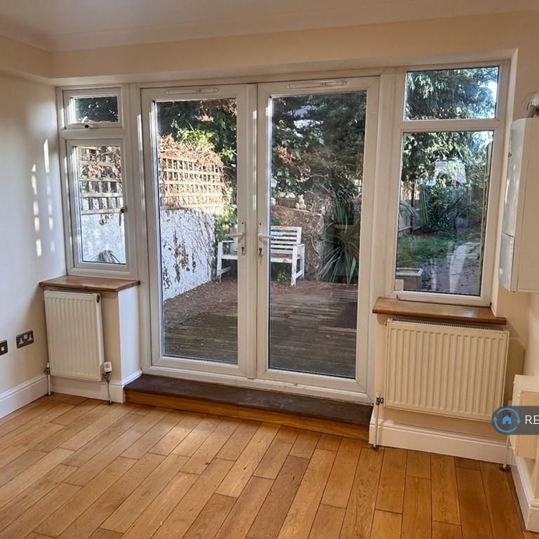 2 bedroom terraced house to rent - Photo 1