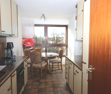 Sonnige 2,5-Zi-Whg mit Balkon ins Grüne! - Photo 1