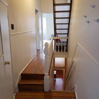 $2900 3 Rooms, 2nd floor + 3rd floor+ Rooftop Deck. Utilities In - Photo 4