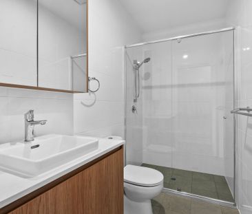 Century 21 &vert; the Paramount Group &ast;Granny Flat&ast; - Photo 5