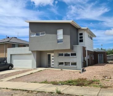 7-bedroom shared house, Ironbark Street - Photo 5