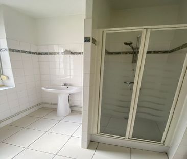 Location Appartement 4 pièces 98m² - Photo 2