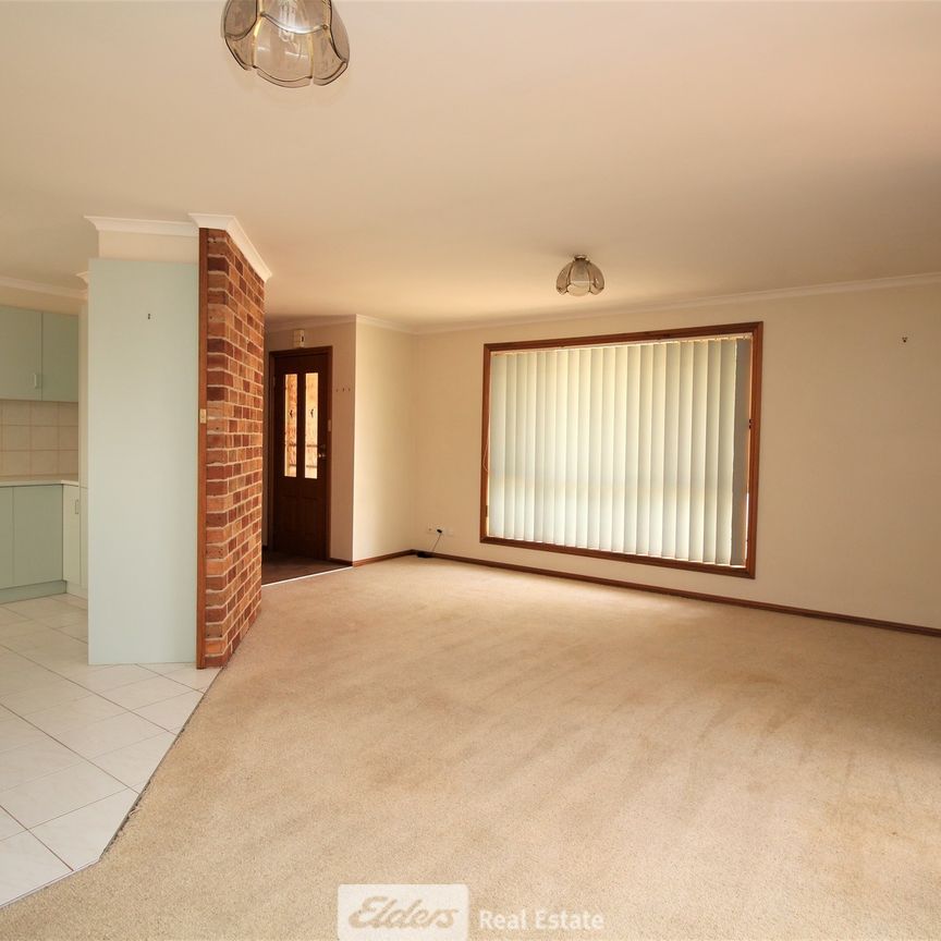 4/4 Gunbar Street - Photo 1