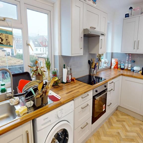 4 bedroom maisonette to rent - Photo 1