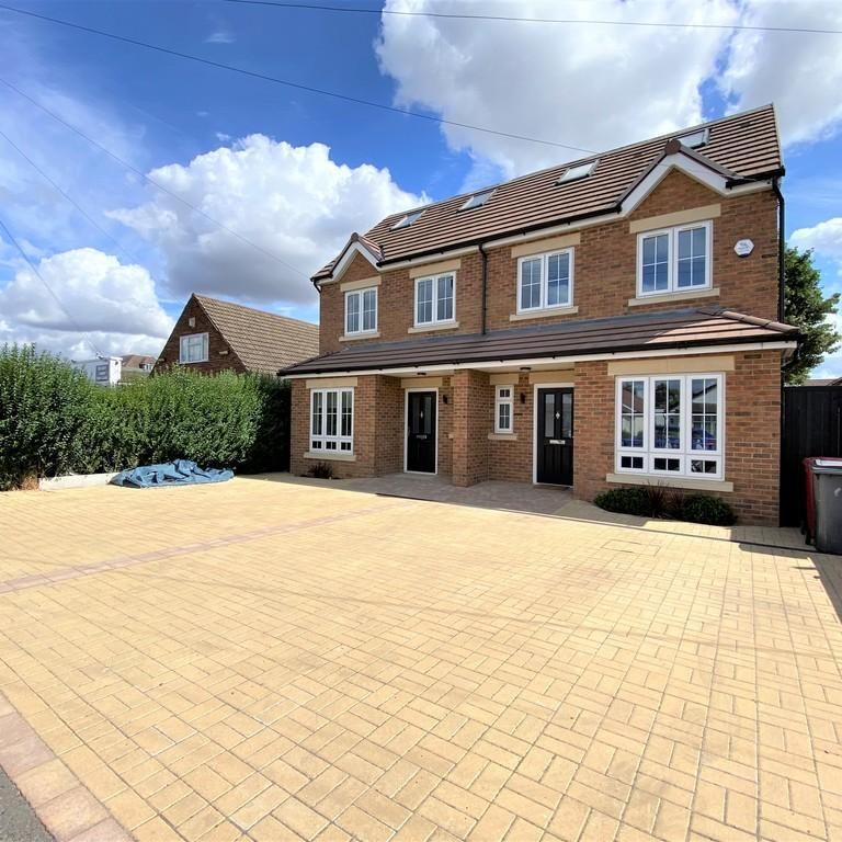 5 bedroom semi-detached house to rent - Photo 1