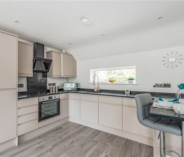 2 bedroom maisonette to rent Elmbridge Cottages, Cranleigh - Photo 4