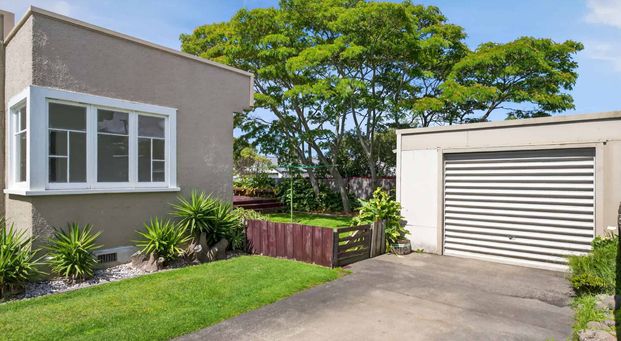 Prime Whataupoko Location For Rent! - Photo 1