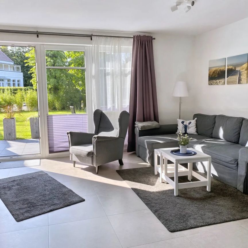 Stilvolle Doppelhaushälfte in ostseenaher Lage mit moderner Ausstattung - Photo 1