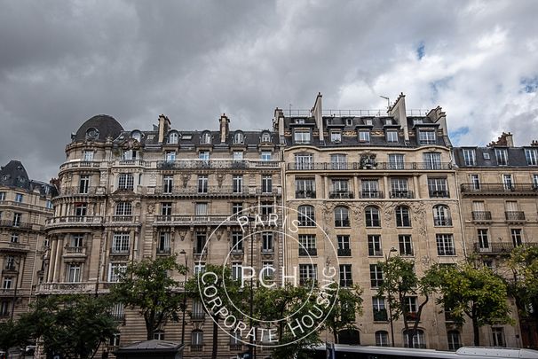 Rue Jouffroy d'Abbans, - Photo 1