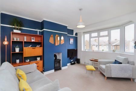 Gordon Road, Surbiton, KT5 - Photo 2