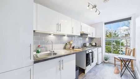 Bedford Row, Worthing, BN11 - Photo 3