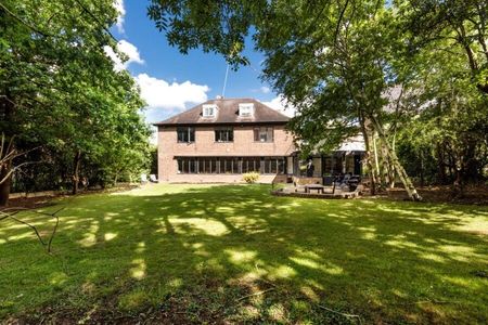 6 Bedroom House To Let - Photo 3