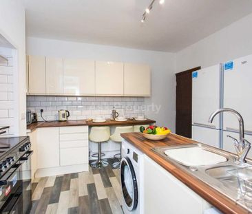 1 bedroom in a house share to rent - Photo 3