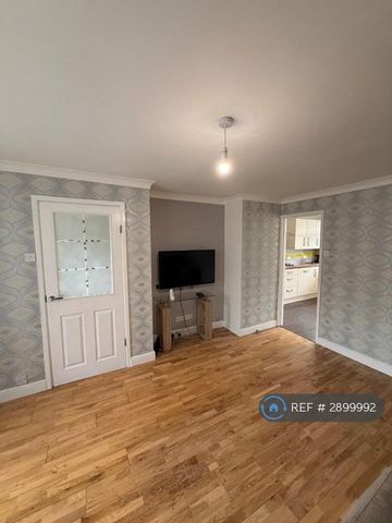 3 bedroom detached house to rent - Photo 5