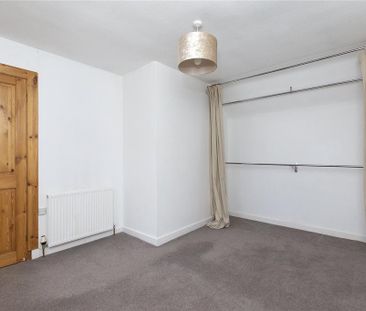 2 bedroom end of terrace house to rent - Photo 6