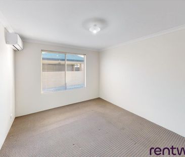 IMMACULATE & LOW MAINTENANCE - Photo 4