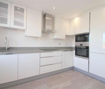 St Lukes Road, Old Windsor, SL4 - Photo 4