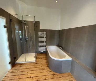 Großzügige 2-Zimmer-Dachgeschosswohnung in MG-Zentrum - Photo 3