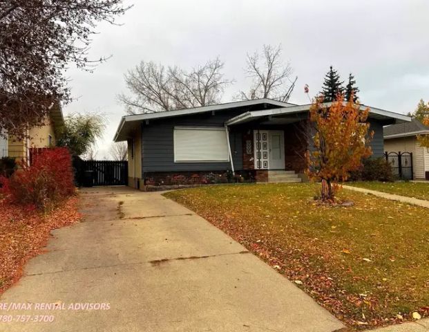 UPPER 6808 22 Avenue Northwest | 6808 22 Avenue Northwest, Edmonton - Photo 1