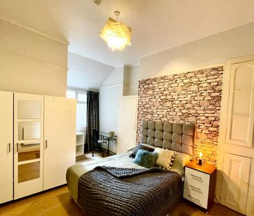 1 bedroom in a house share to rent - Photo 4