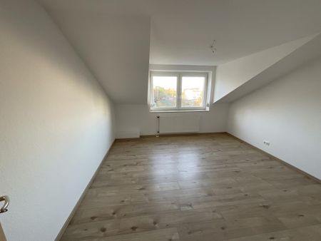 Wohnen direkt am Wasser! 2-ZKB-Balkonwohnung mit Einbauküche direkt am Bontekai zu vermieten! - Photo 3