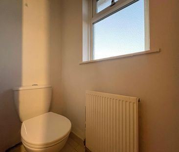 Purley Way, Frimley, Camberley, Surrey, GU16 - Photo 1