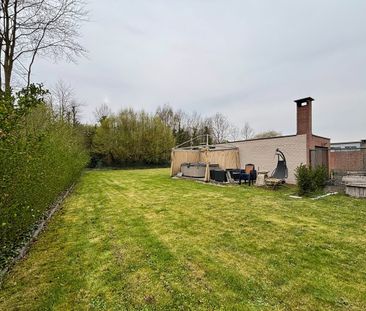 Bungalow met garage, tuin en opritten - Foto 5