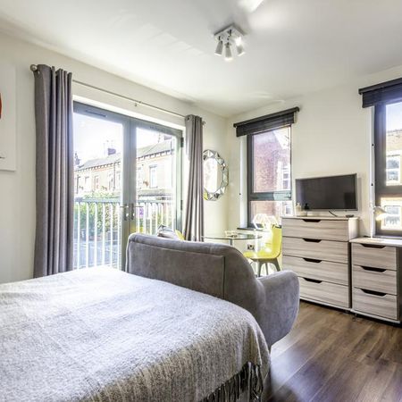 1 bedroom flat to rent - Photo 3