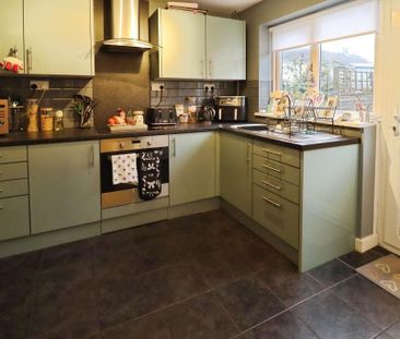 3 bedroom terraced house to rent - Photo 4