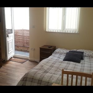 Studio Flat, Ash Grove, NW2 - Photo 2