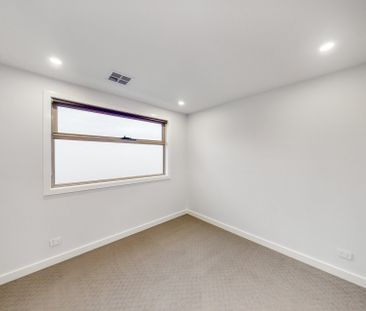 2/92 West Street, Hadfield - Photo 1