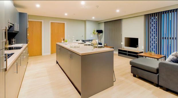 Premium 4 Bed Ensuite - Photo 1