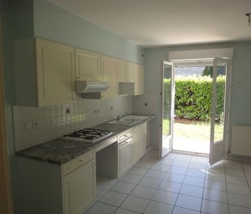 T5 RDC de 122 m² avec terrasse, parking et garage. - Photo 2